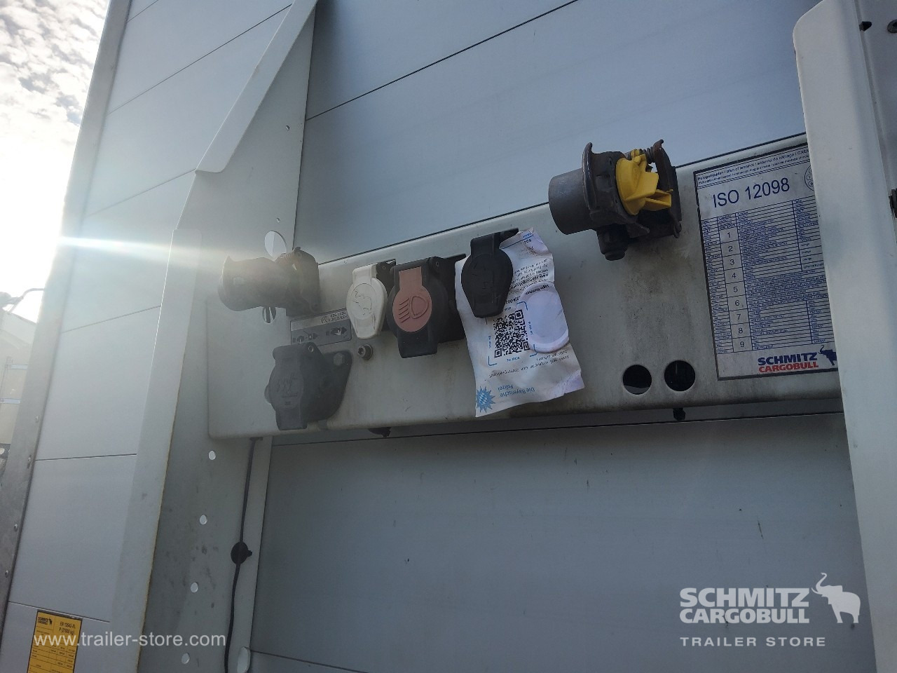 SCHMITZ Auflieger Curtainsider Mega - Тентованный полуприцеп: фото 3 SCHMITZ Auflieger Curtainsider Mega - Тентованный полуприцеп: фото 3