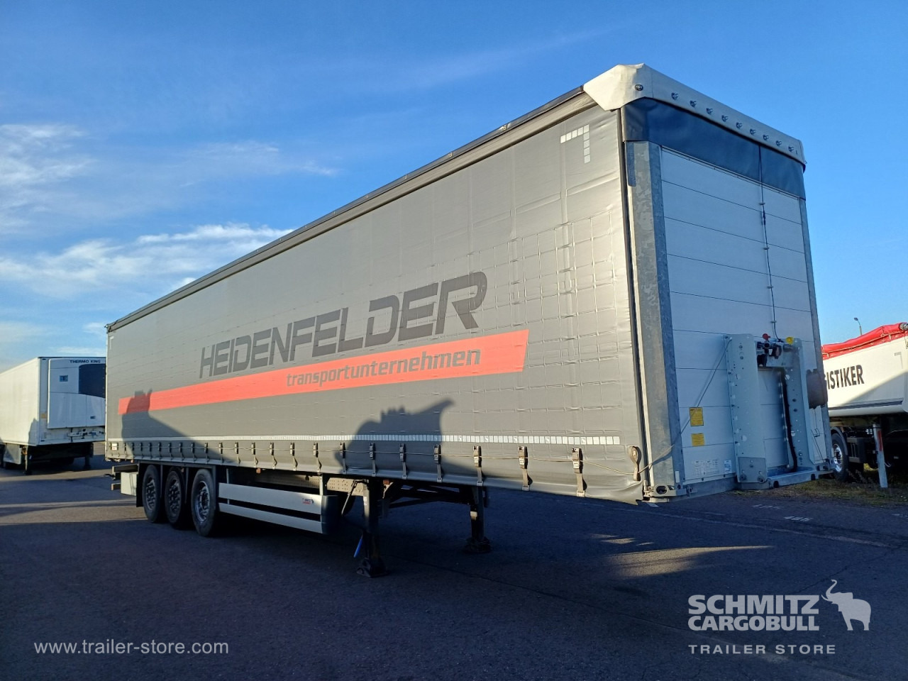 SCHMITZ Auflieger Curtainsider Standard - Тентованный полуприцеп: фото 1 SCHMITZ Auflieger Curtainsider Standard - Тентованный полуприцеп: фото 1