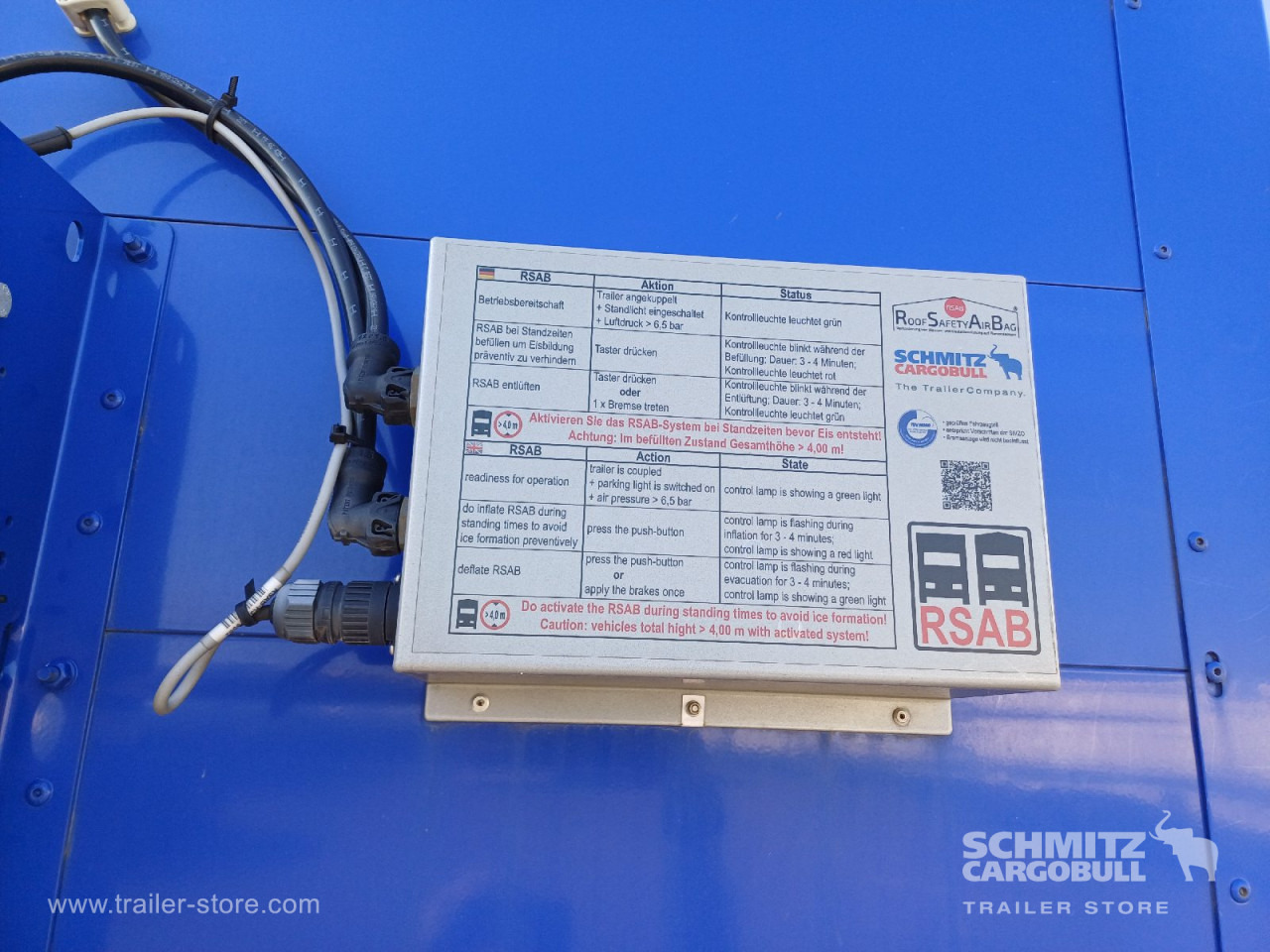 SCHMITZ Auflieger Curtainsider Standard - Тентованный полуприцеп: фото 3 SCHMITZ Auflieger Curtainsider Standard - Тентованный полуприцеп: фото 3