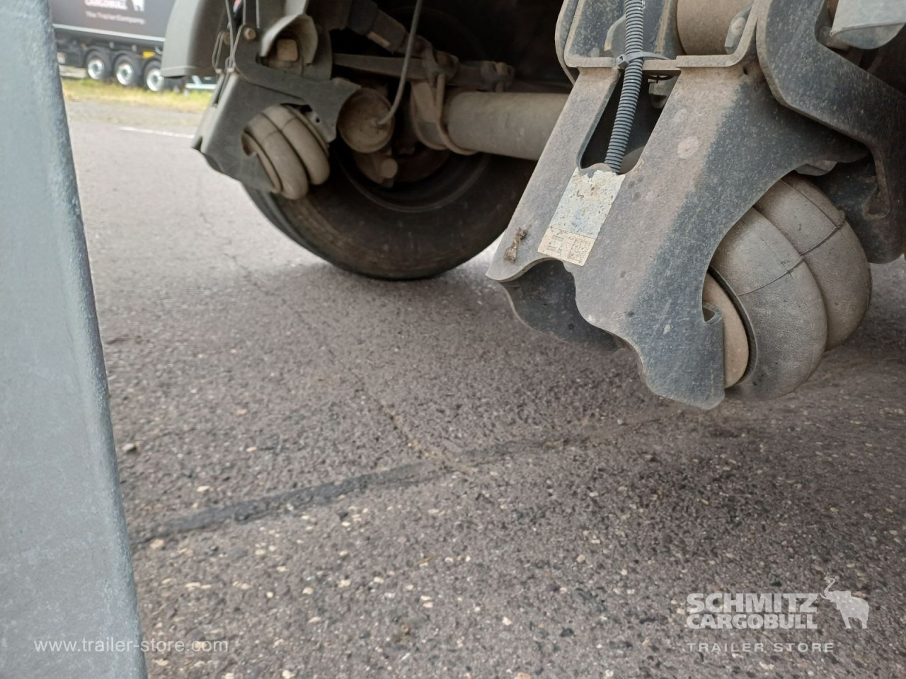 SCHMITZ Auflieger Kipper Stahlrundmulde 24m³ - Самосвальный полуприцеп: фото 3 SCHMITZ Auflieger Kipper Stahlrundmulde 24m³ - Самосвальный полуприцеп: фото 3