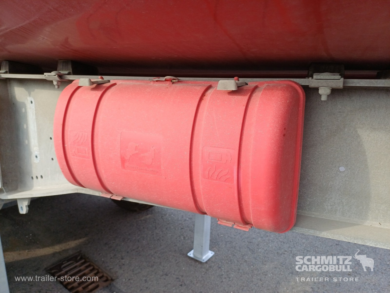 SCHMITZ Auflieger Kipper Stahlrundmulde 28m³ - Самосвальный полуприцеп: фото 4 SCHMITZ Auflieger Kipper Stahlrundmulde 28m³ - Самосвальный полуприцеп: фото 4