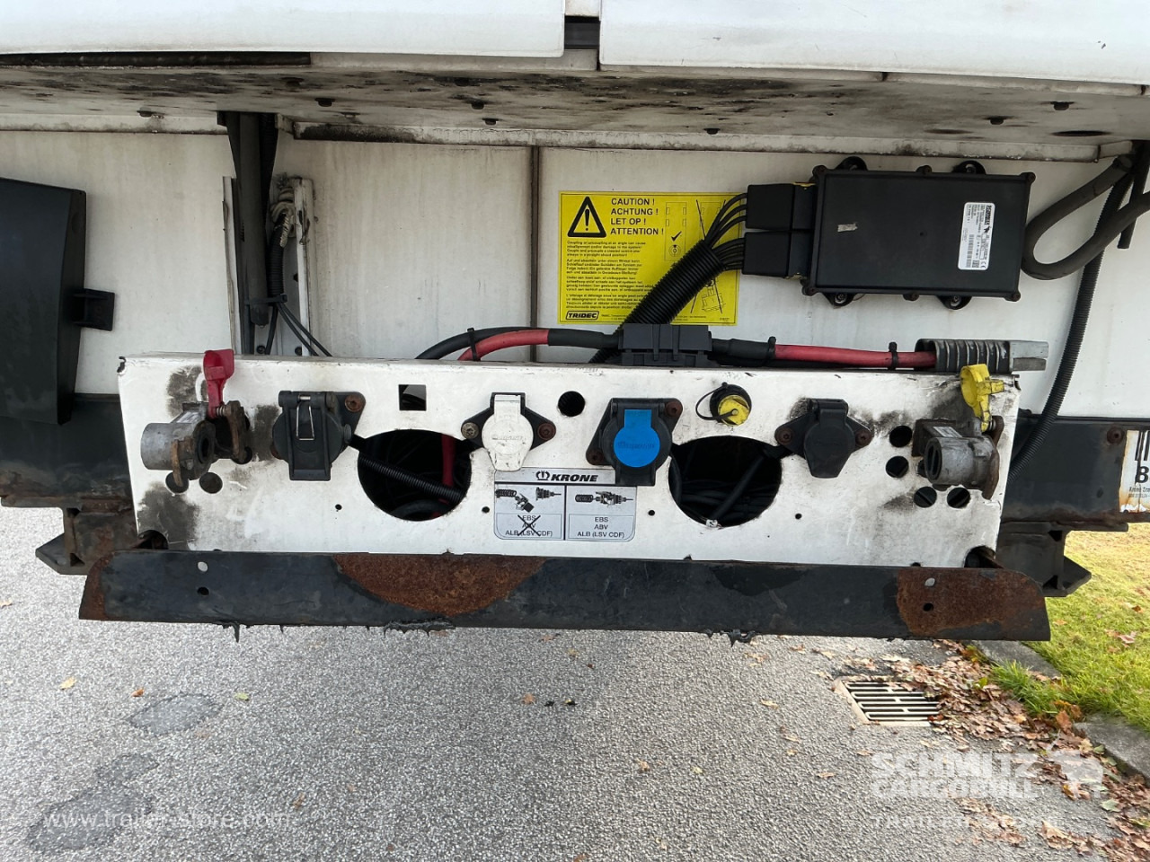 KRONE Reefer Standard Taillift - Изотермический полуприцеп: фото 4 KRONE Reefer Standard Taillift - Изотермический полуприцеп: фото 4