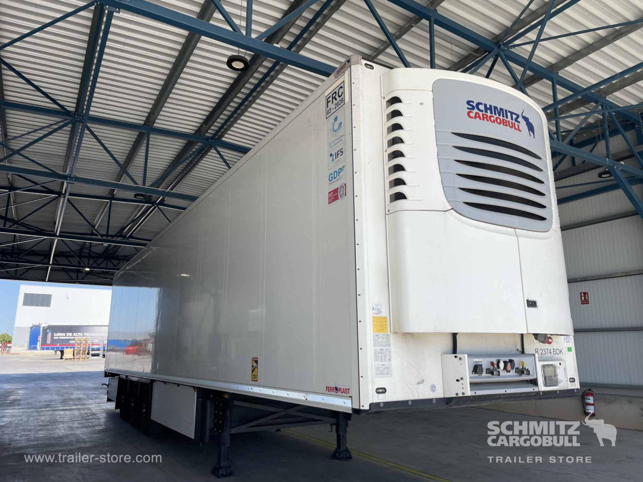 SCHMITZ Semiremolque Frigo Standard - Изотермический полуприцеп: фото 2 SCHMITZ Semiremolque Frigo Standard - Изотермический полуприцеп: фото 2