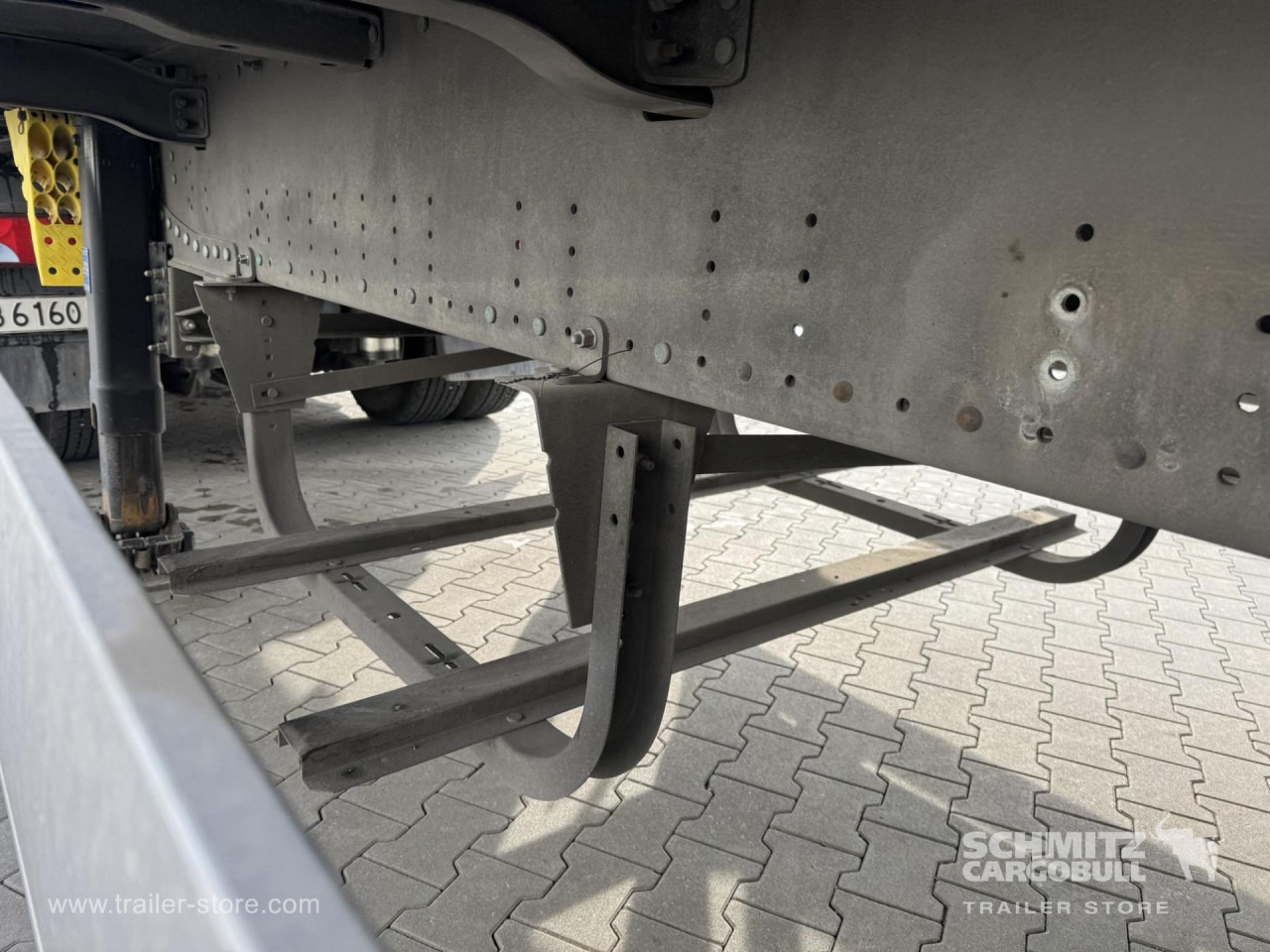 SCHMITZ Curtainsider Standard - Тентованный полуприцеп: фото 2 SCHMITZ Curtainsider Standard - Тентованный полуприцеп: фото 2