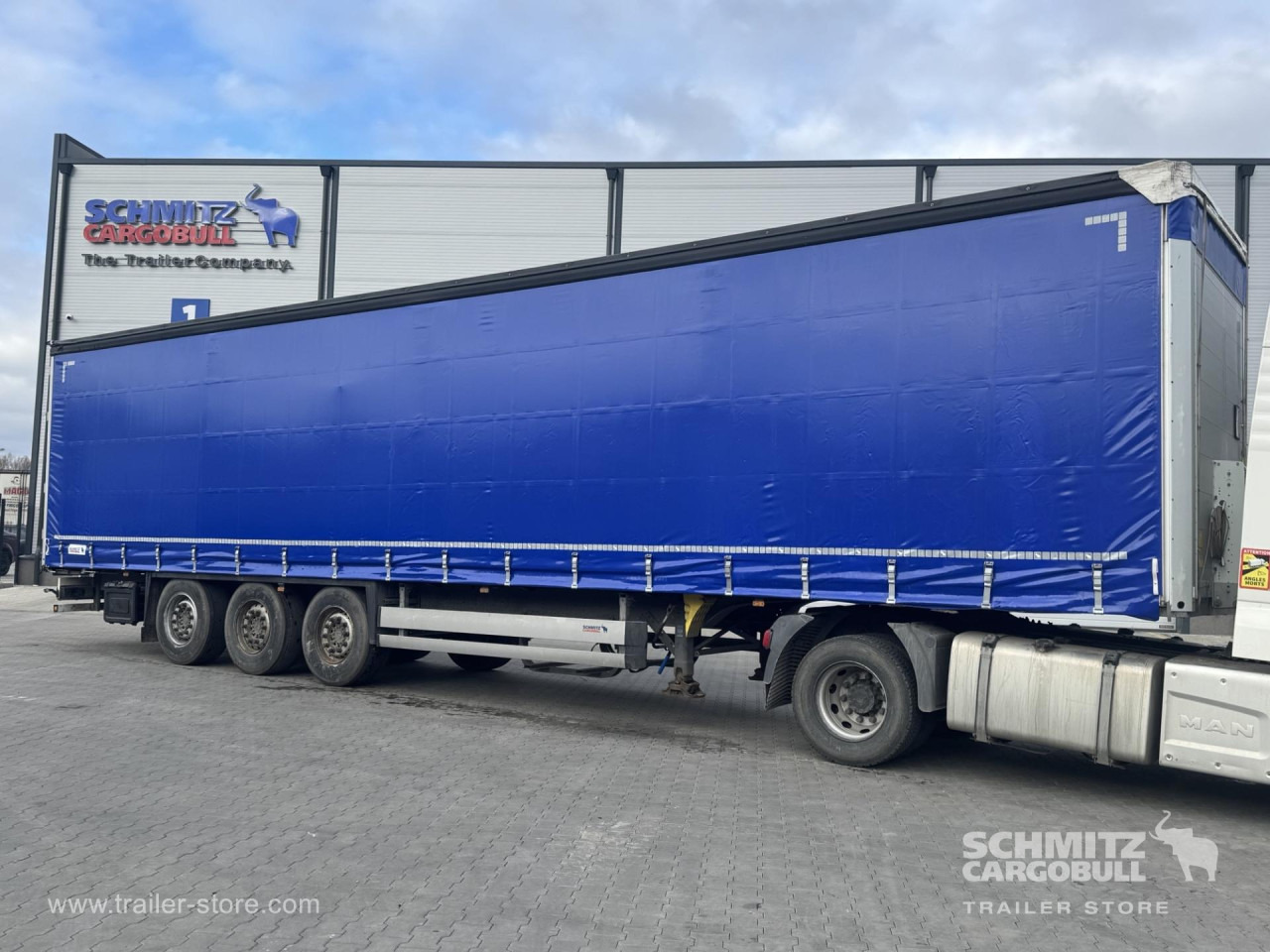 SCHMITZ Curtainsider Standard - Тентованный полуприцеп: фото 1 SCHMITZ Curtainsider Standard - Тентованный полуприцеп: фото 1