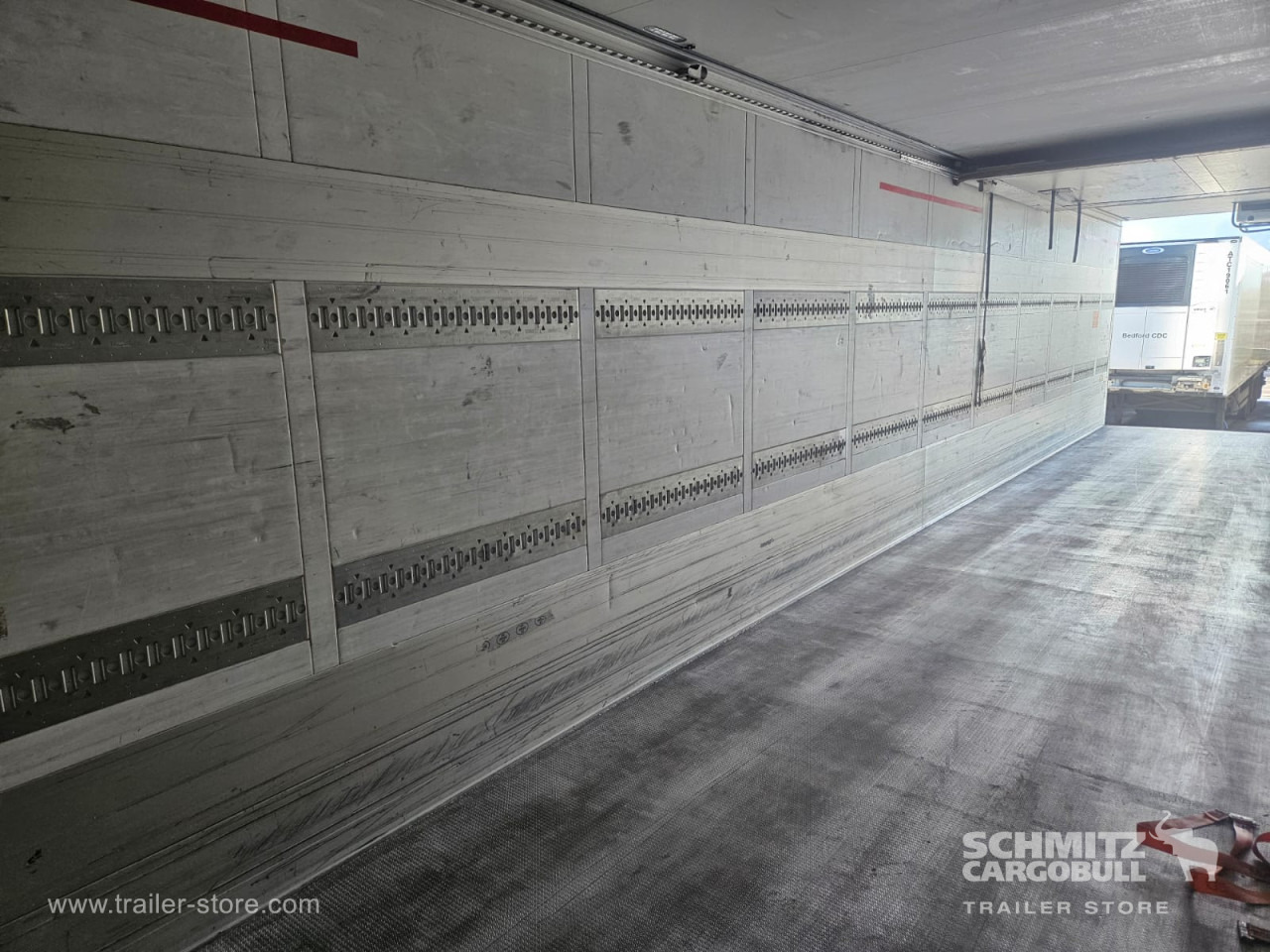 SCHMITZ Reefer Multitemp - Изотермический полуприцеп: фото 4 SCHMITZ Reefer Multitemp - Изотермический полуприцеп: фото 4