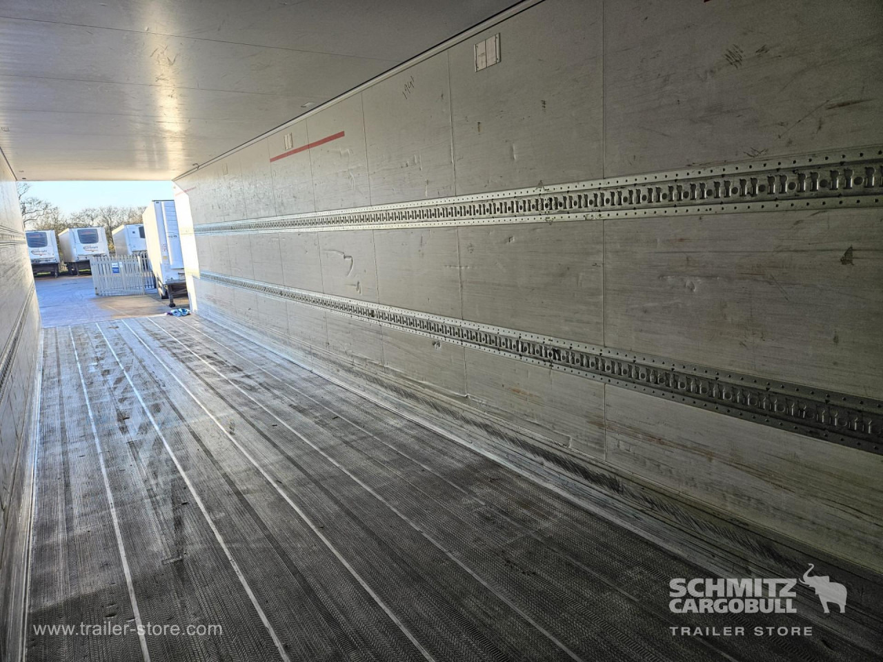 SCHMITZ Reefer Standard - Изотермический полуприцеп: фото 3 SCHMITZ Reefer Standard - Изотермический полуприцеп: фото 3