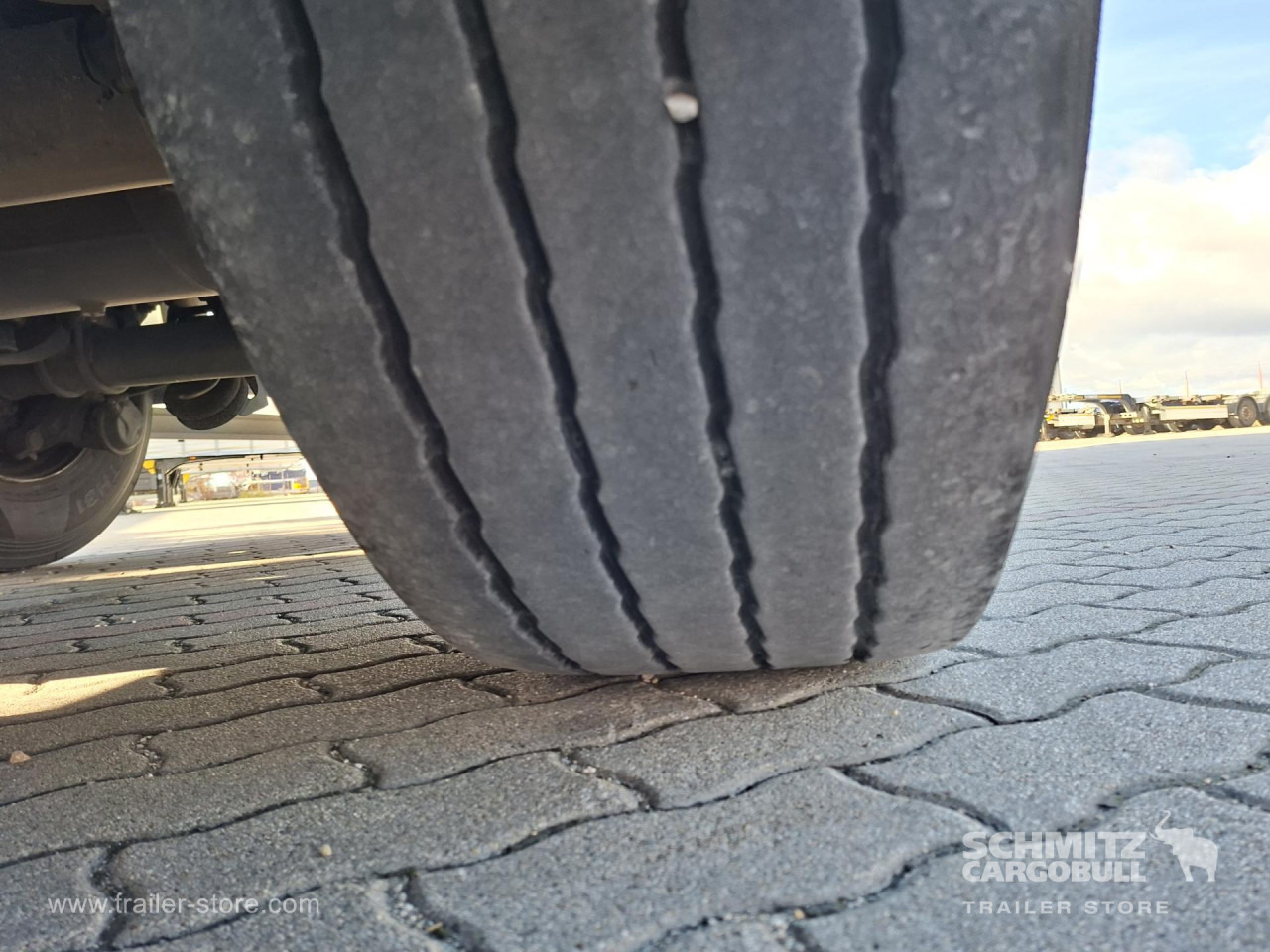 SCHMITZ Reefer Multitemp - Изотермический полуприцеп: фото 3 SCHMITZ Reefer Multitemp - Изотермический полуприцеп: фото 3