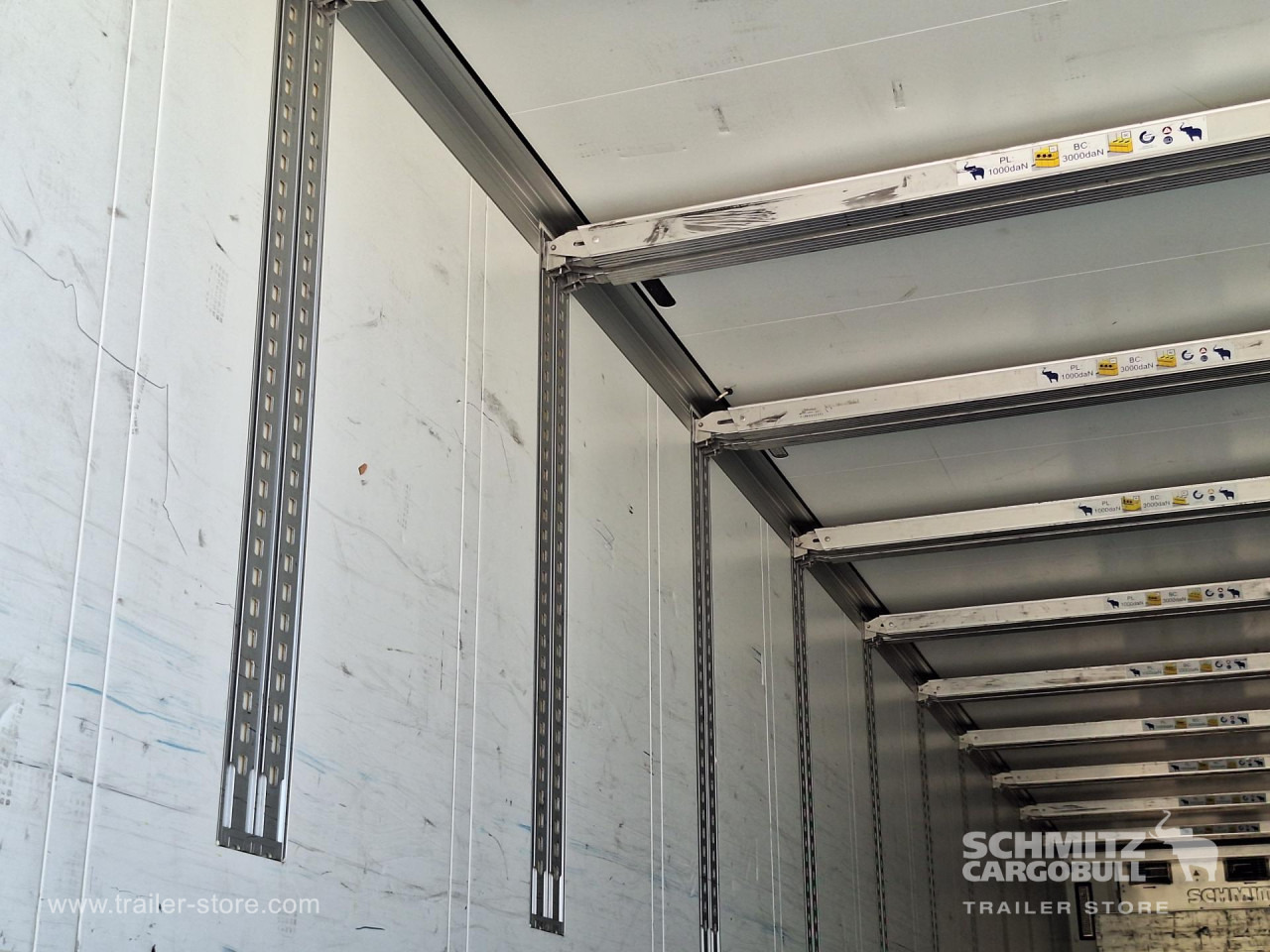 SCHMITZ Reefer Standard Double deck - Изотермический полуприцеп: фото 2 SCHMITZ Reefer Standard Double deck - Изотермический полуприцеп: фото 2