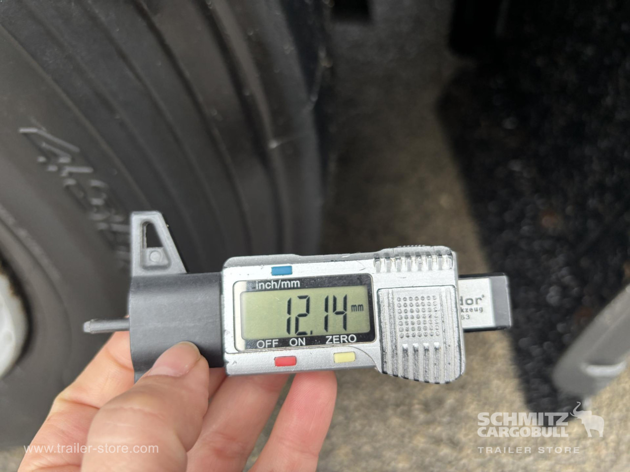 SCHMITZ Curtainsider Mega - Тентованный полуприцеп: фото 4 SCHMITZ Curtainsider Mega - Тентованный полуприцеп: фото 4