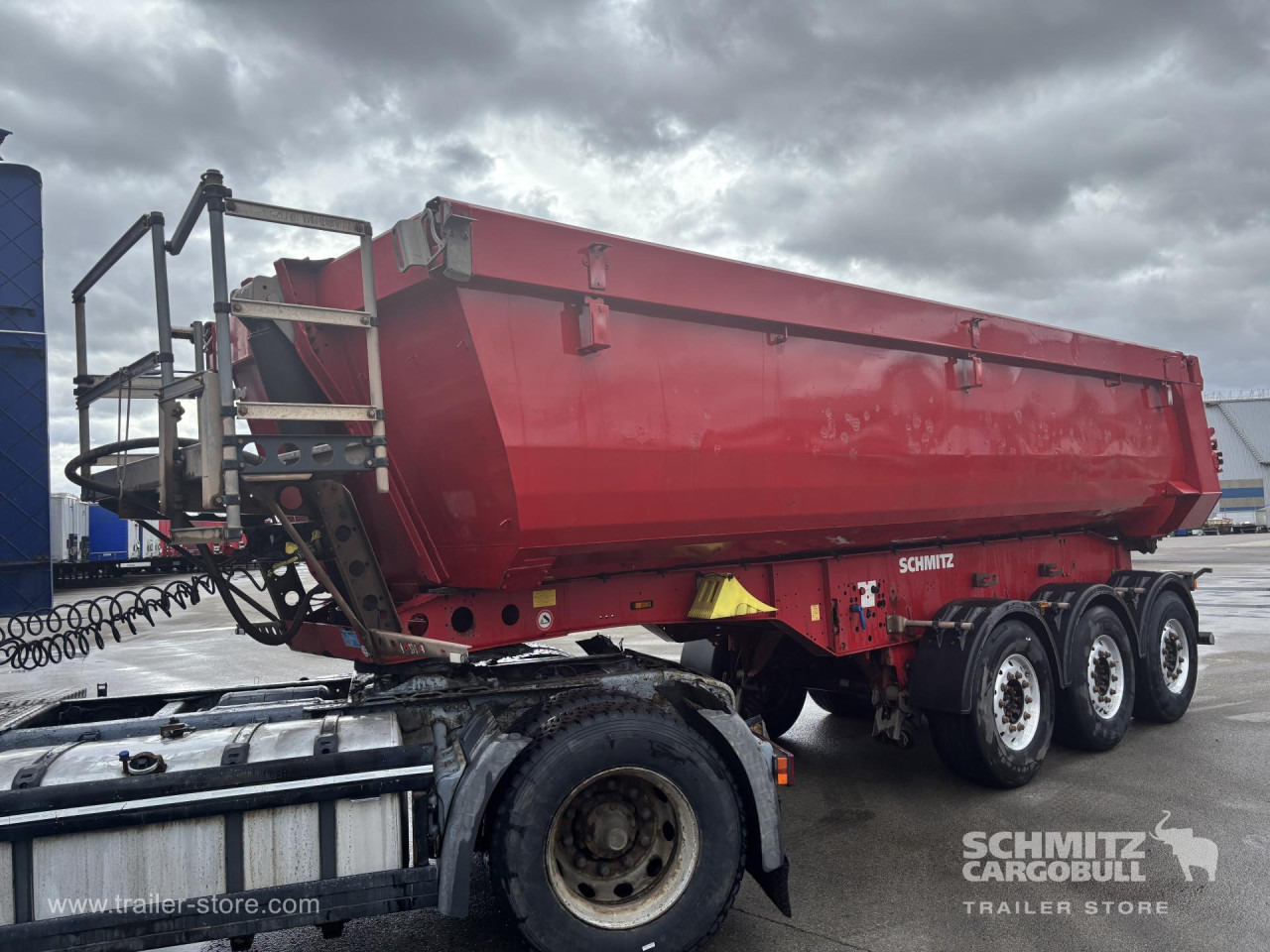 SCHMITZ Tipper Steel half pipe body 25m³ - Самосвальный полуприцеп: фото 4 SCHMITZ Tipper Steel half pipe body 25m³ - Самосвальный полуприцеп: фото 4