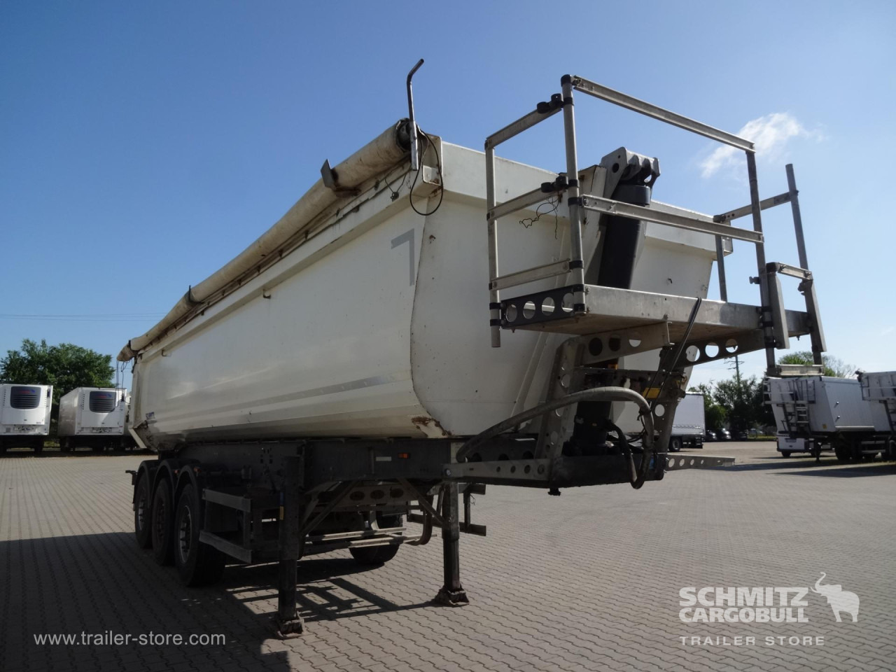 SCHMITZ Tipper Steel half pipe body 28m³ - Самосвальный полуприцеп: фото 3 SCHMITZ Tipper Steel half pipe body 28m³ - Самосвальный полуприцеп: фото 3