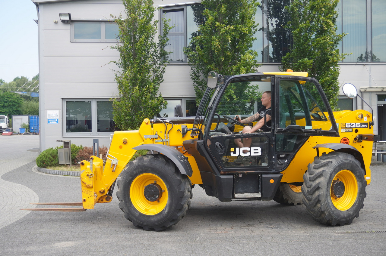 Телескопический фронтальный погрузчик JCB 535-95 / 3.5 T / range 9.5 m / joystick / 2021: фото 13