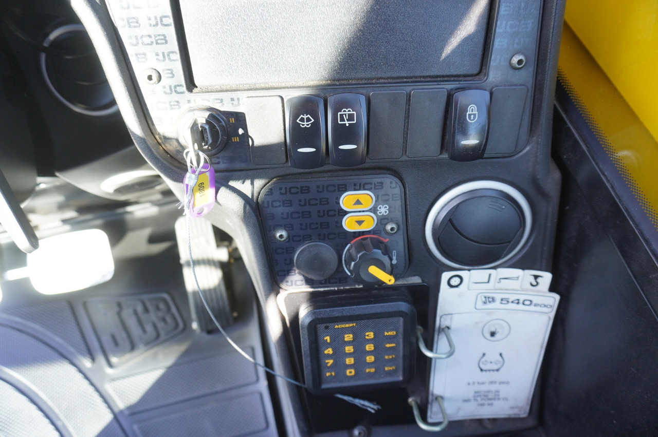 Телескопический фронтальный погрузчик JCB 540-200 Telescopic Loader / 20m / joystick: фото 29