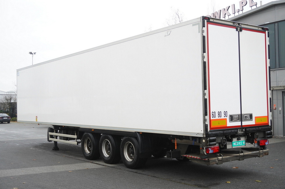 LAMBERET refrigerated semi-trailer / Carrier Vector 1550 unit - Полуприцеп-рефрижератор: фото 4 LAMBERET refrigerated semi-trailer / Carrier Vector 1550 unit - Полуприцеп-рефрижератор: фото 4