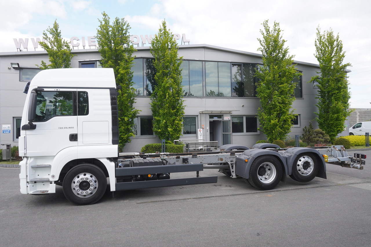 MAN TGS 26.420 / 7.5 m chassis / 14.5 t load cap. / Sleeping cab - Грузовик-шасси: фото 2 MAN TGS 26.420 / 7.5 m chassis / 14.5 t load cap. / Sleeping cab - Грузовик-шасси: фото 2