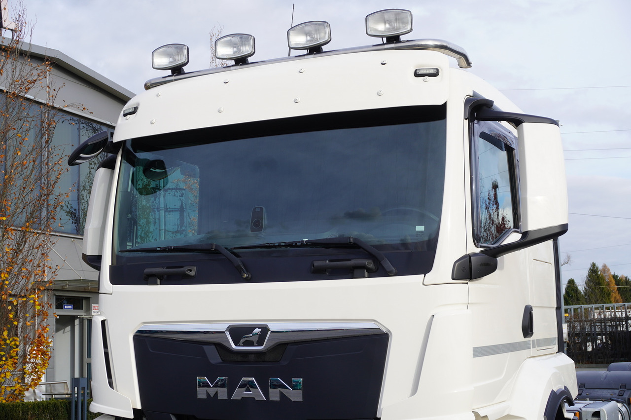 Грузовик-шасси MAN TGS 26.510 6x4/4 Hydrodrive / Steering axle / Retarder / Sleeper cab: фото 15