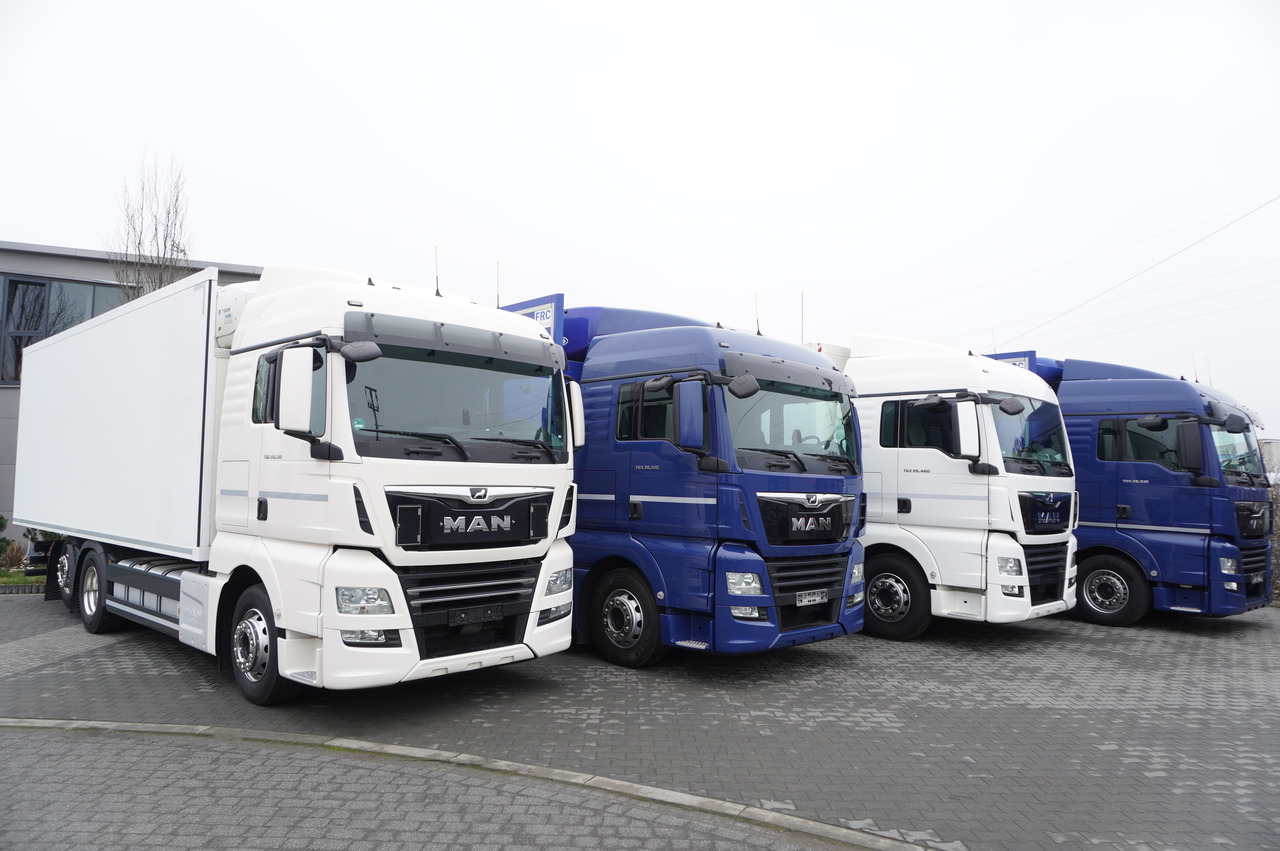 MAN TGX 26.510 6×2 E6 2021 / ATP/FRC / Schmitz FLOWER refrigerator 19 pallets / steering axle / 2 units - Рефрижератор: фото 1 MAN TGX 26.510 6×2 E6 2021 / ATP/FRC / Schmitz FLOWER refrigerator 19 pallets / steering axle / 2 units - Рефрижератор: фото 1