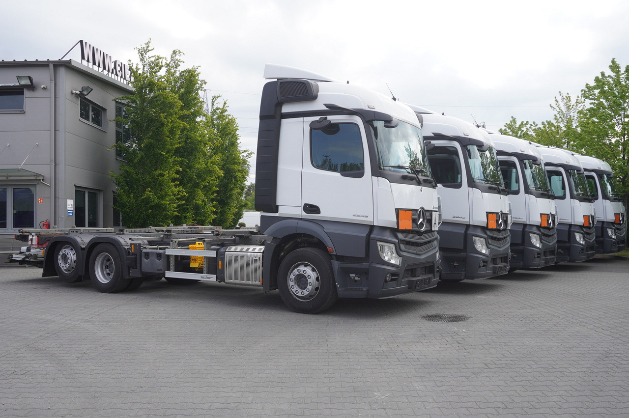 MERCEDES-BENZ Actros 2545 6×2 MP5 / ADR AT / 12 units - Грузовик-контейнеровоз/ Сменный кузов: фото 2 MERCEDES-BENZ Actros 2545 6×2 MP5 / ADR AT / 12 units - Грузовик-контейнеровоз/ Сменный кузов: фото 2