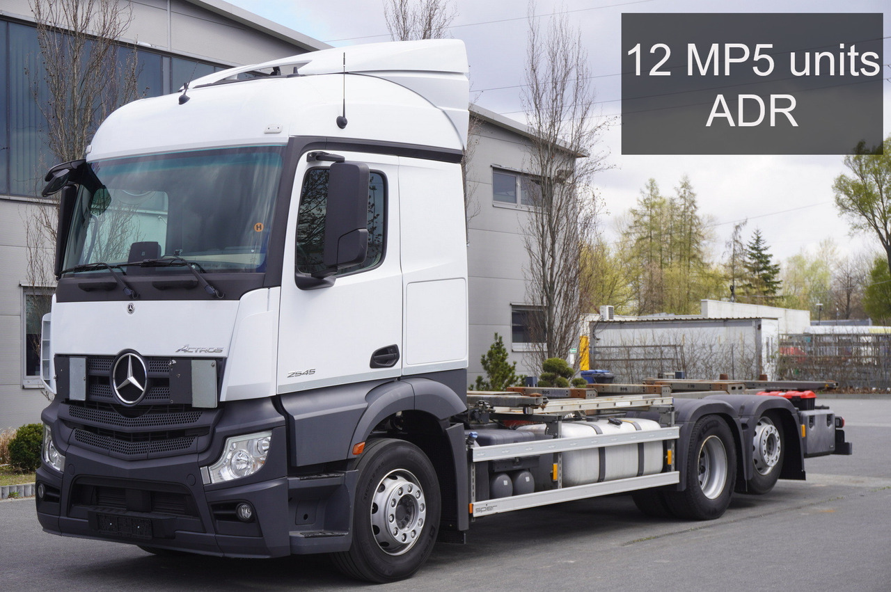 MERCEDES-BENZ Actros 2545 6×2 MP5 / ADR / several units - Грузовик-контейнеровоз/ Сменный кузов: фото 1 MERCEDES-BENZ Actros 2545 6×2 MP5 / ADR / several units - Грузовик-контейнеровоз/ Сменный кузов: фото 1
