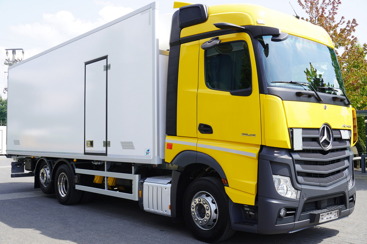 MERCEDES-BENZ Actros 2545 MP5 6×2 E6 / NEW Igloocar refrigerator / 19 pallets / Carrier Supra 850 - Рефрижератор: фото 5 MERCEDES-BENZ Actros 2545 MP5 6×2 E6 / NEW Igloocar refrigerator / 19 pallets / Carrier Supra 850 - Рефрижератор: фото 5