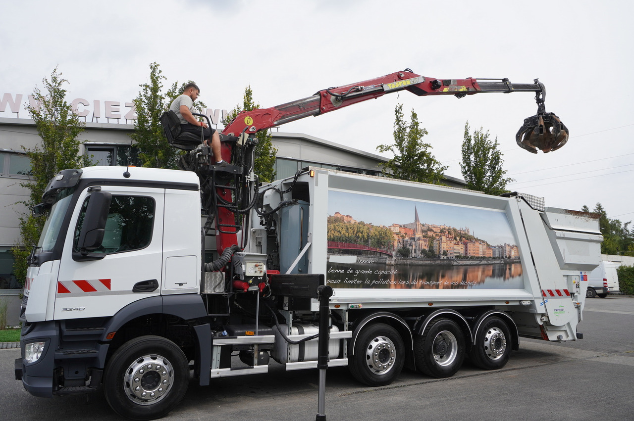 MERCEDES-BENZ Antos 3240 8x2 / Tajfun 5T crane / Farid Industries garbage truck/ 3 steered axles - Ассенизатор: фото 1 MERCEDES-BENZ Antos 3240 8x2 / Tajfun 5T crane / Farid Industries garbage truck/ 3 steered axles - Ассенизатор: фото 1
