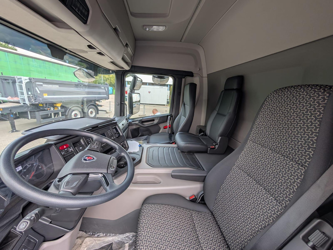 SCANIA P 340 B6x2*4NA / chassis frame / steering axle / CNG / large cab / 8 units - Грузовик-шасси: фото 5 SCANIA P 340 B6x2*4NA / chassis frame / steering axle / CNG / large cab / 8 units - Грузовик-шасси: фото 5