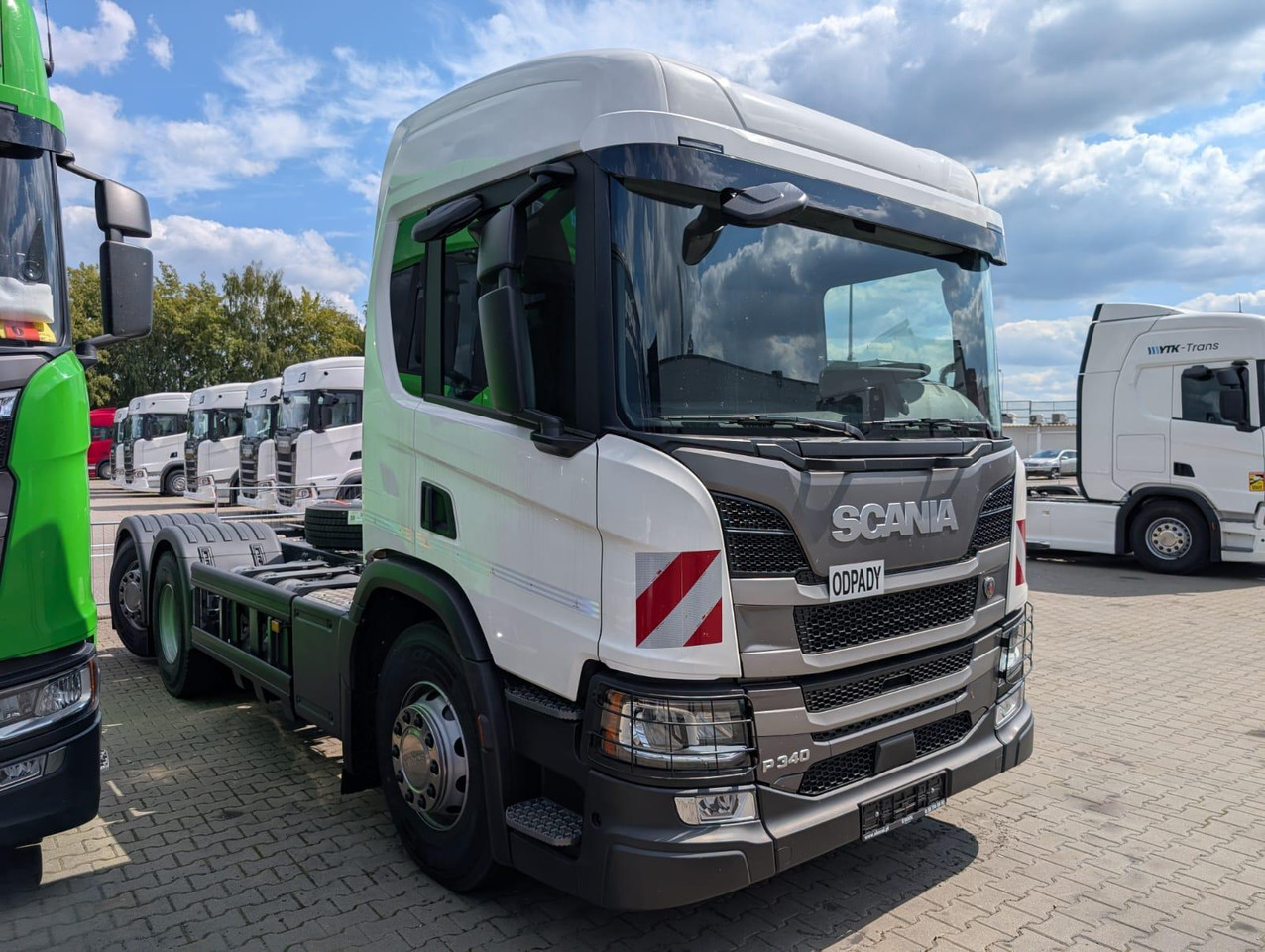 SCANIA P 340 B6x2*4NA / chassis frame / steering axle / CNG / large cab / 8 units - Грузовик-шасси: фото 2 SCANIA P 340 B6x2*4NA / chassis frame / steering axle / CNG / large cab / 8 units - Грузовик-шасси: фото 2