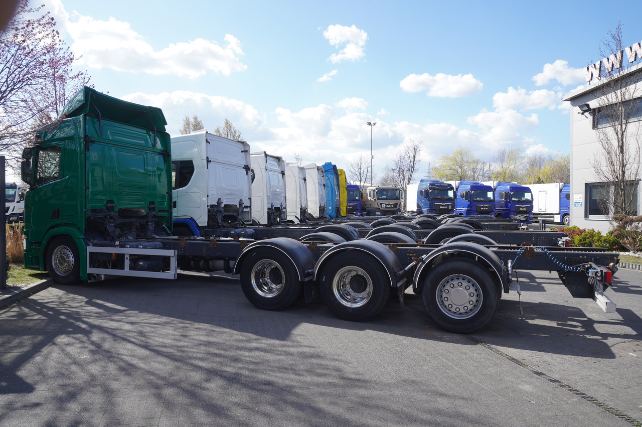 SCANIA R650 V8 / 650 HP/ frame 8.8 m / steered 4th axis / 20 units - Автоманипулятор: фото 3 SCANIA R650 V8 / 650 HP/ frame 8.8 m / steered 4th axis / 20 units - Автоманипулятор: фото 3