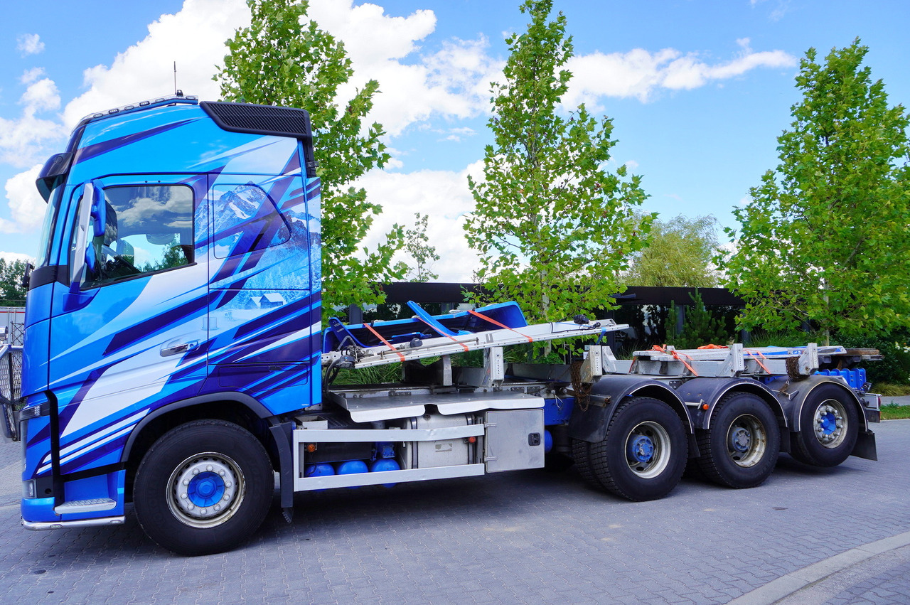 VOLVO FH16 750 8x4 / ALUCAR stanchion superstructure / 7.6 m chassis / Steered axle - Лесовоз: фото 3 VOLVO FH16 750 8x4 / ALUCAR stanchion superstructure / 7.6 m chassis / Steered axle - Лесовоз: фото 3