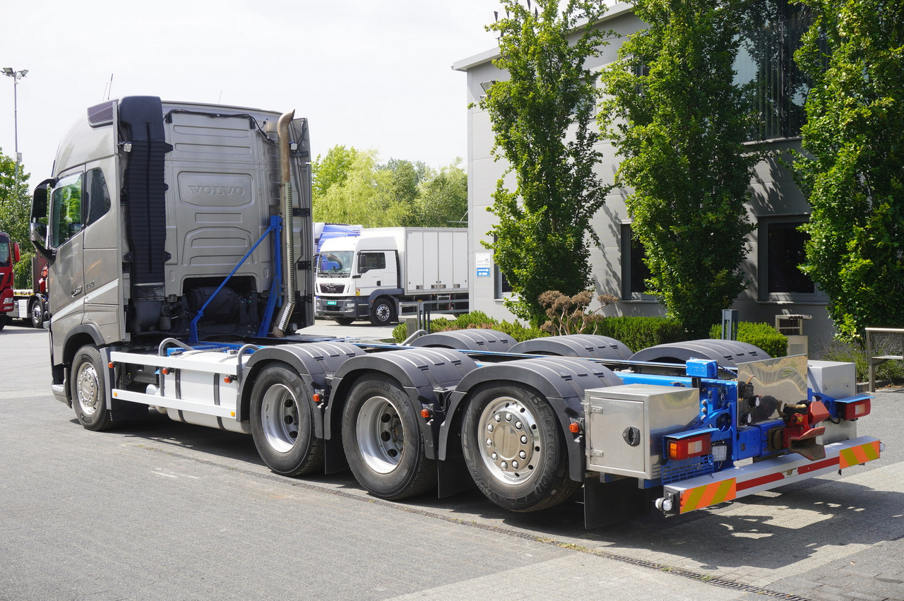 VOLVO Volvo FH16 750 8x4x4 / 750 HP! / Frame 685 cm / Steered 4th axle - Автоманипулятор: фото 4 VOLVO Volvo FH16 750 8x4x4 / 750 HP! / Frame 685 cm / Steered 4th axle - Автоманипулятор: фото 4