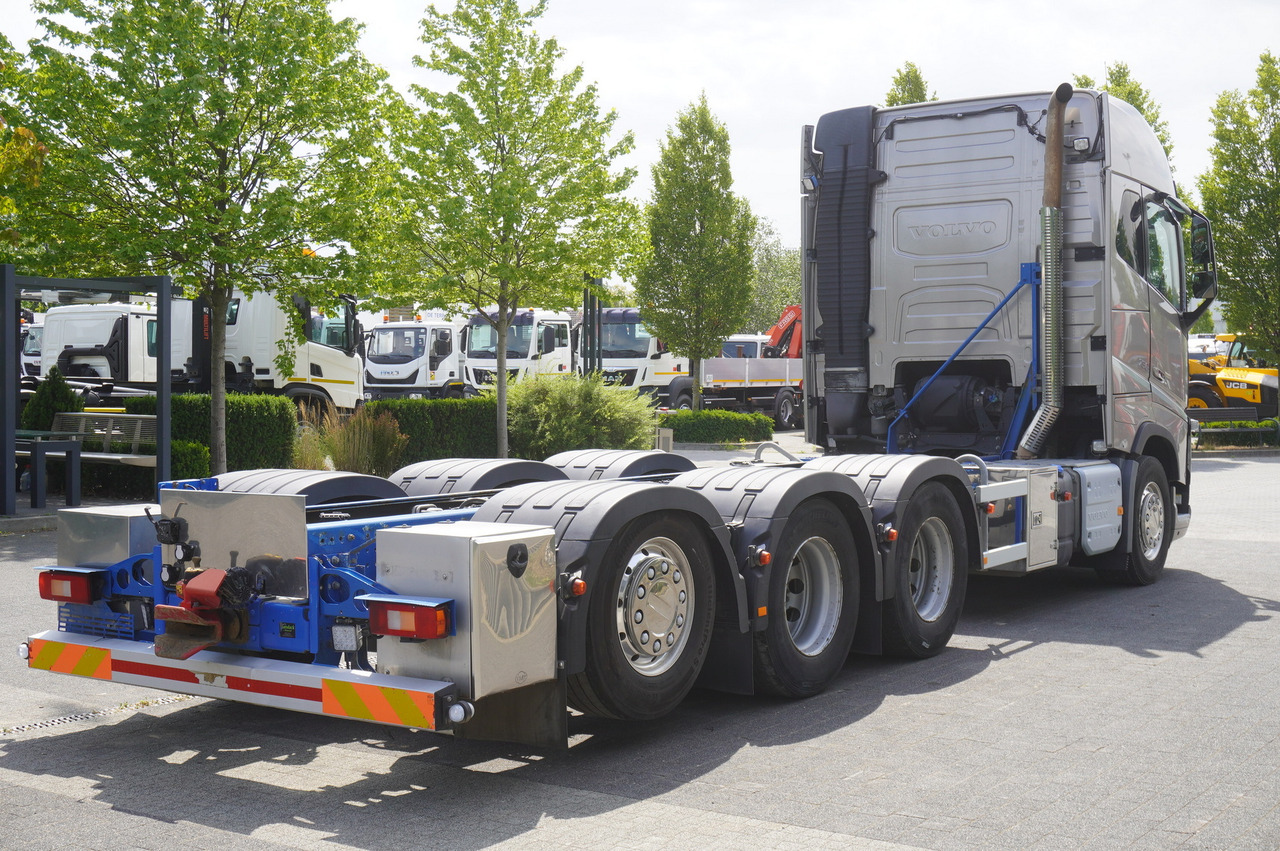 VOLVO Volvo FH16 750 8x4x4 / 750 HP! / Frame 685 cm / Steered 4th axle - Автоманипулятор: фото 5 VOLVO Volvo FH16 750 8x4x4 / 750 HP! / Frame 685 cm / Steered 4th axle - Автоманипулятор: фото 5