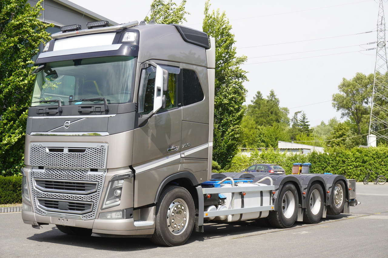 VOLVO Volvo FH16 750 8x4x4 / 750 HP! / Frame 685 cm / Steered 4th axle - Автоманипулятор: фото 2 VOLVO Volvo FH16 750 8x4x4 / 750 HP! / Frame 685 cm / Steered 4th axle - Автоманипулятор: фото 2