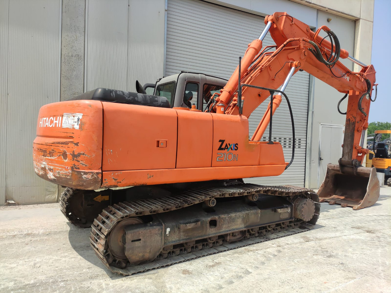 HITACHI ZX210N - Гусеничный экскаватор: фото 2 HITACHI ZX210N - Гусеничный экскаватор: фото 2