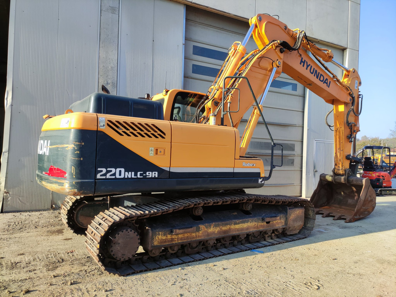 Hyundai R220NLC-9A - Гусеничный экскаватор: фото 4 Hyundai R220NLC-9A - Гусеничный экскаватор: фото 4