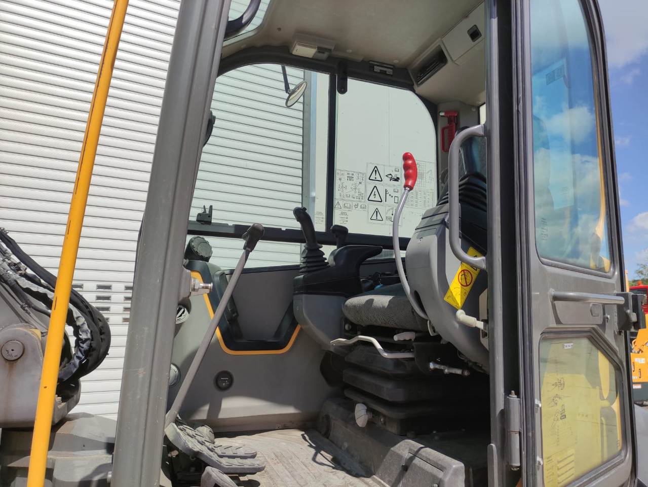 VOLVO ECR88D - Гусеничный экскаватор: фото 5 VOLVO ECR88D - Гусеничный экскаватор: фото 5