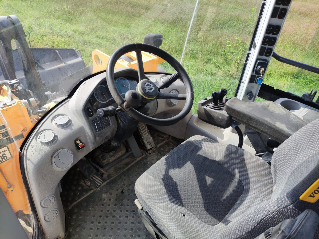 VOLVO L110H - Колёсный погрузчик: фото 5 VOLVO L110H - Колёсный погрузчик: фото 5