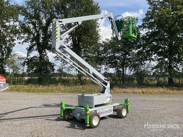 2000 Skyjack SJ12 2WD Electric Articulating Boom Lift - Коленчатый подъемник: фото 2 2000 Skyjack SJ12 2WD Electric Articulating Boom Lift - Коленчатый подъемник: фото 2