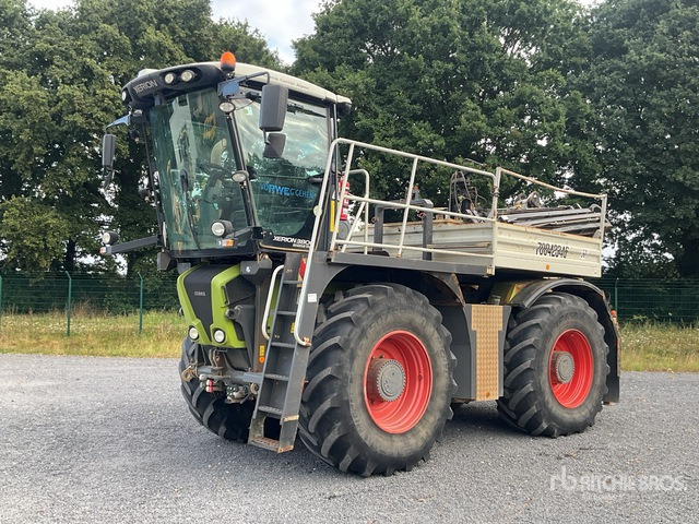 2013 Claas Xerion 3800 Saddle Trac 4WD Tractor - Трактор: фото 2 2013 Claas Xerion 3800 Saddle Trac 4WD Tractor - Трактор: фото 2