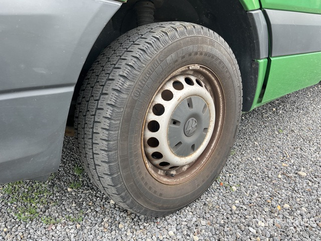 2015 Volkswagen Crafter 4x2 Crew Cab Flatbed Truck - Грузовик бортовой/ Платформа: фото 5 2015 Volkswagen Crafter 4x2 Crew Cab Flatbed Truck - Грузовик бортовой/ Платформа: фото 5