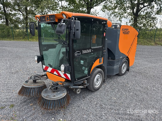2016 Boschung S2 Urban Sweeper Truck - Подметально-уборочная машина: фото 1 2016 Boschung S2 Urban Sweeper Truck - Подметально-уборочная машина: фото 1