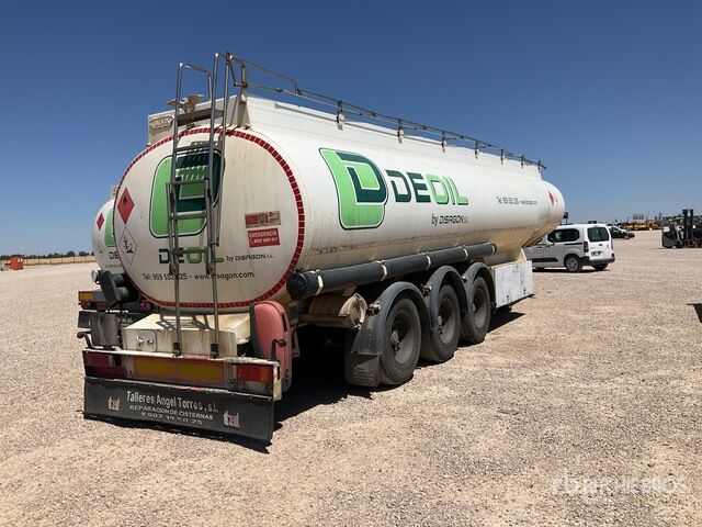 2004 ROS ROCA SC3 Tri/A Tanker Trailer - Полуприцеп-цистерна: фото 3 2004 ROS ROCA SC3 Tri/A Tanker Trailer - Полуприцеп-цистерна: фото 3