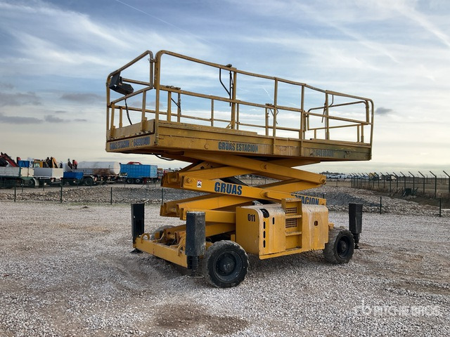 2006 Haulotte H12SXL 4x4 Diesel Scissor Lift - Ножничный подъемник: фото 1 2006 Haulotte H12SXL 4x4 Diesel Scissor Lift - Ножничный подъемник: фото 1
