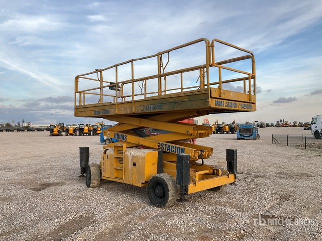 2006 Haulotte H12SXL 4x4 Diesel Scissor Lift - Ножничный подъемник: фото 2 2006 Haulotte H12SXL 4x4 Diesel Scissor Lift - Ножничный подъемник: фото 2