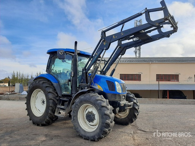 2008 New Holland T6010 Plus, con pala 4WD Tractor - Трактор: фото 4 2008 New Holland T6010 Plus, con pala 4WD Tractor - Трактор: фото 4