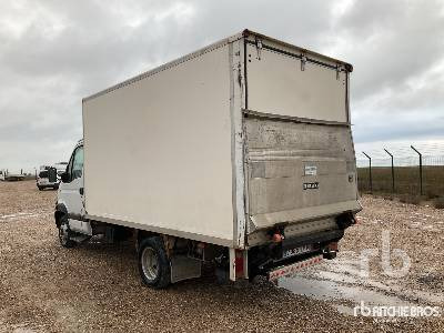 RENAULT 120.35 4x2 - Грузовик с закрытым кузовом: фото 2 RENAULT 120.35 4x2 - Грузовик с закрытым кузовом: фото 2