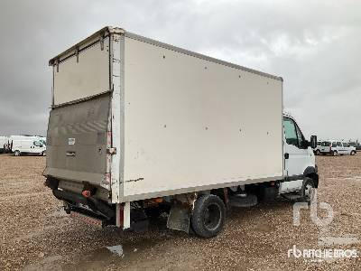 RENAULT 120.35 4x2 - Грузовик с закрытым кузовом: фото 3 RENAULT 120.35 4x2 - Грузовик с закрытым кузовом: фото 3