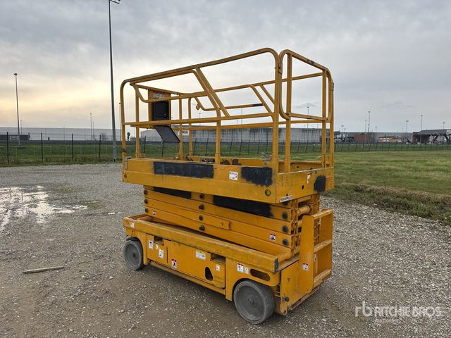 2006 Haulotte Compact 12 Electric (Inoperable) Scissor Lift - Ножничный подъемник: фото 2 2006 Haulotte Compact 12 Electric (Inoperable) Scissor Lift - Ножничный подъемник: фото 2