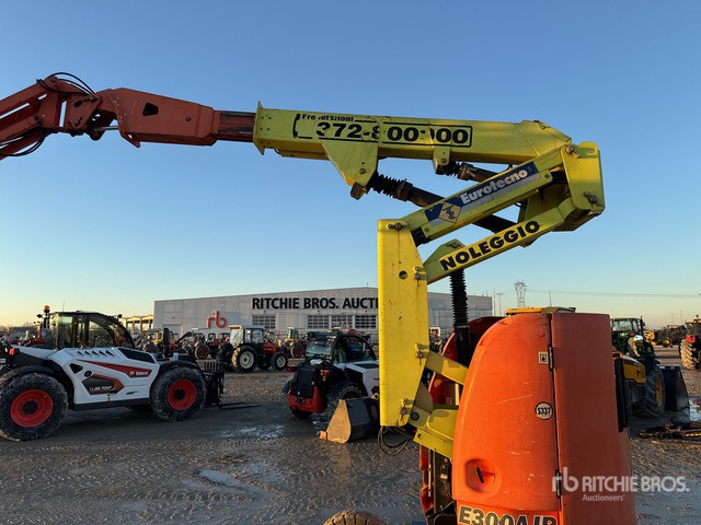 2007 JLG E300 AJP Electric Articulating Boom Lift - Коленчатый подъемник: фото 4 2007 JLG E300 AJP Electric Articulating Boom Lift - Коленчатый подъемник: фото 4