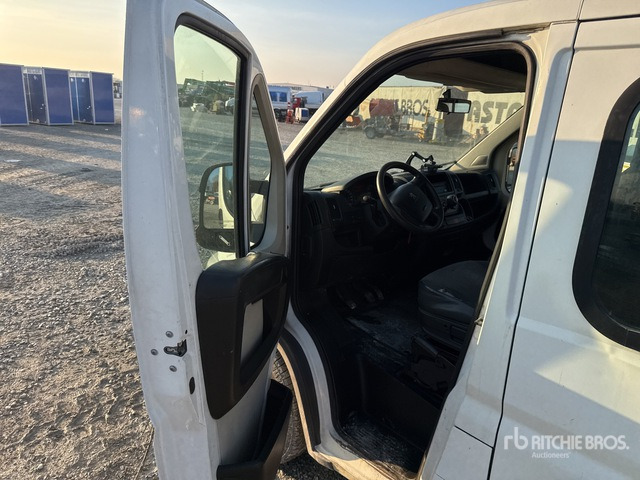 2012 Peugeot Boxer Crew Cab Flatbed Truck - Грузовик бортовой/ Платформа: фото 4 2012 Peugeot Boxer Crew Cab Flatbed Truck - Грузовик бортовой/ Платформа: фото 4